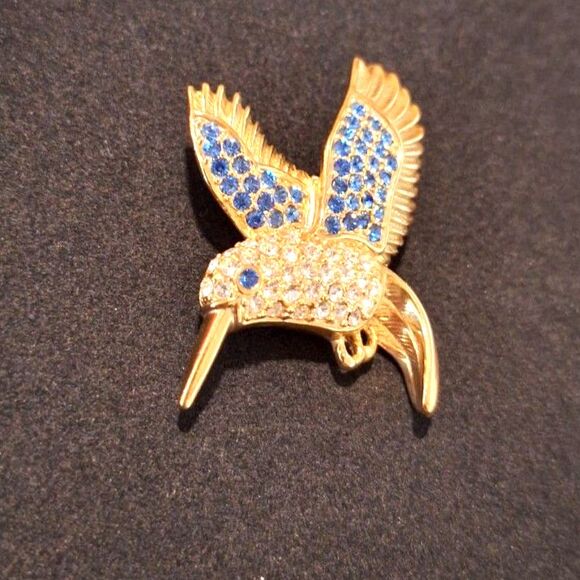 Hummingbird Pin Brooch Signed 1999 PS Co. Gold Tone w/Blue & White Rhinestones - Picture 1 of 6